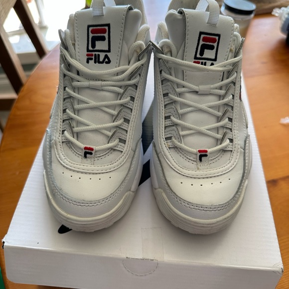 Women’s Fila Disruptor II premium sneakers. Like new condition. - Picture 3 of 5